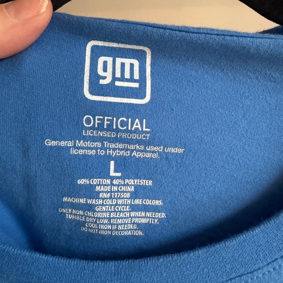 Edgy GM Camaro crop top cut off - Picture 3 of 5